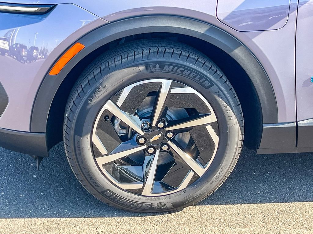 New 2026 Chevrolet Equinox EV LT image 9