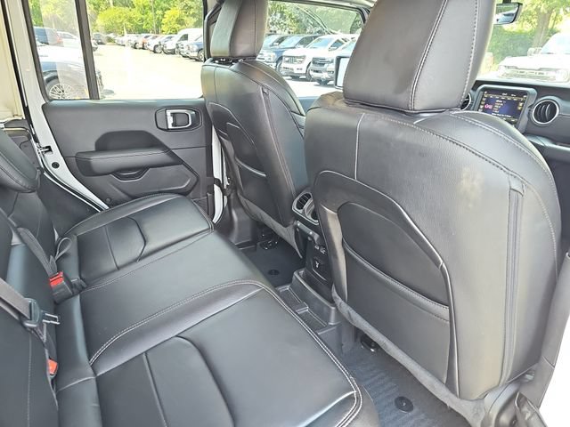 Used 2022 Jeep Wrangler Unlimited Sahara w/ Cold Weather Group AWD/4WD image 11