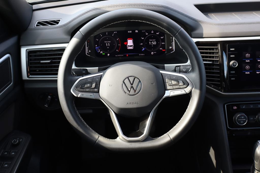 Used 2022 Volkswagen Atlas Cross Sport SE AWD/4WD image 16