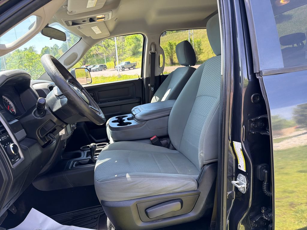 Used 2018 RAM 3500 Tradesman w/ Chrome Appearance Group AWD/4WD image 12