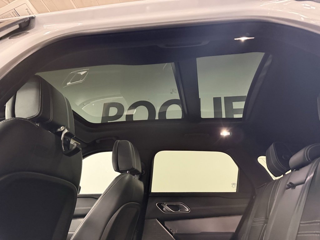 Used 2020 Land Rover Range Rover Velar R-Dynamic HSE image 18