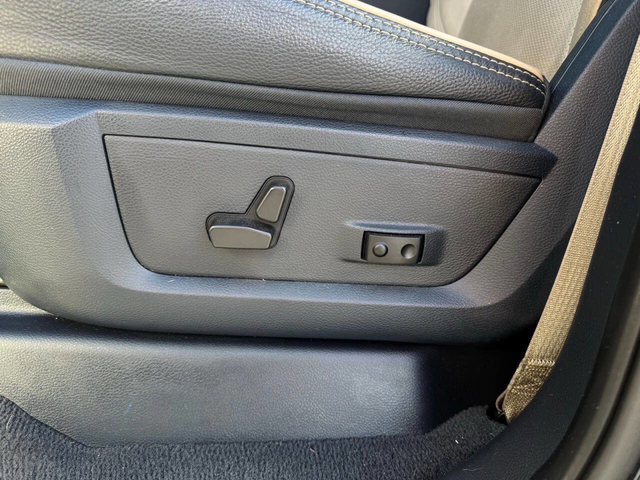 Used 2023 RAM 3500 Limited image 16