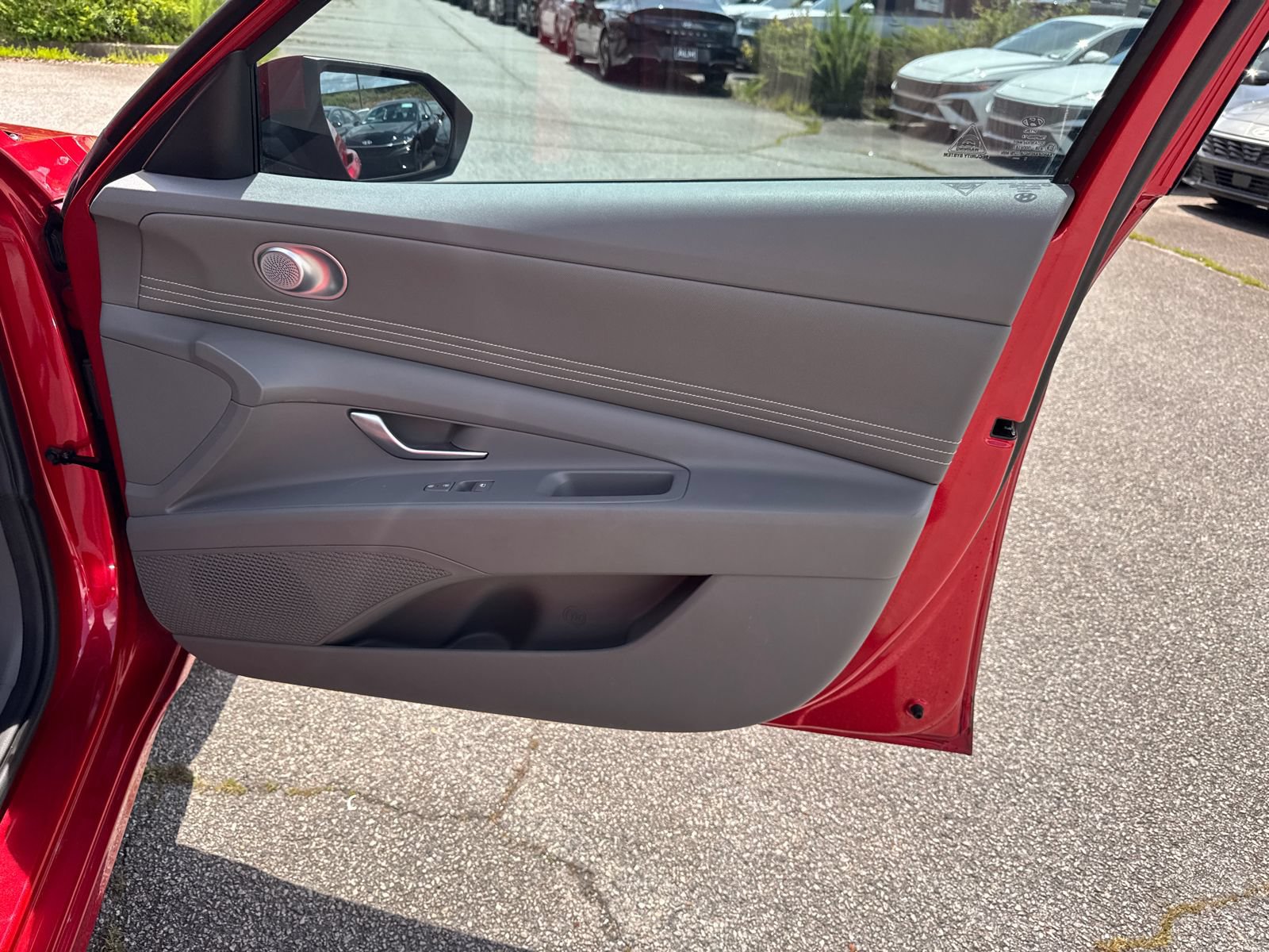 Used 2022 Hyundai Elantra SEL w/ Convenience Package FWD image 14