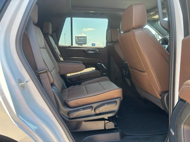 New 2026 Chevrolet Tahoe High Country AWD/4WD image 14