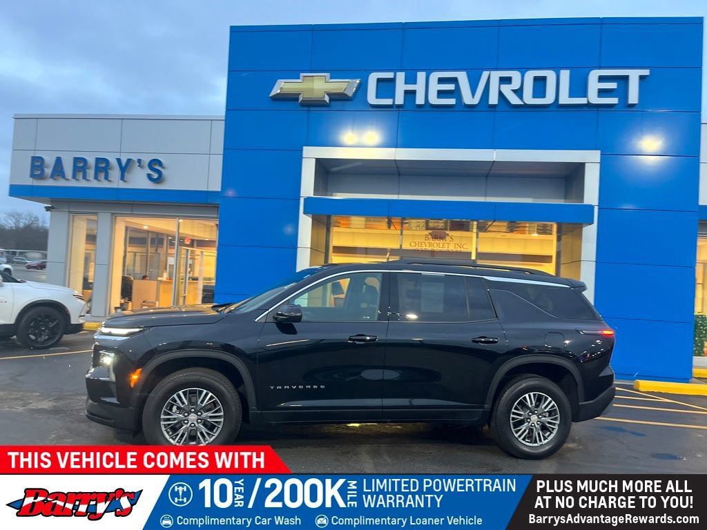Used 2025 Chevrolet Traverse LT image 1