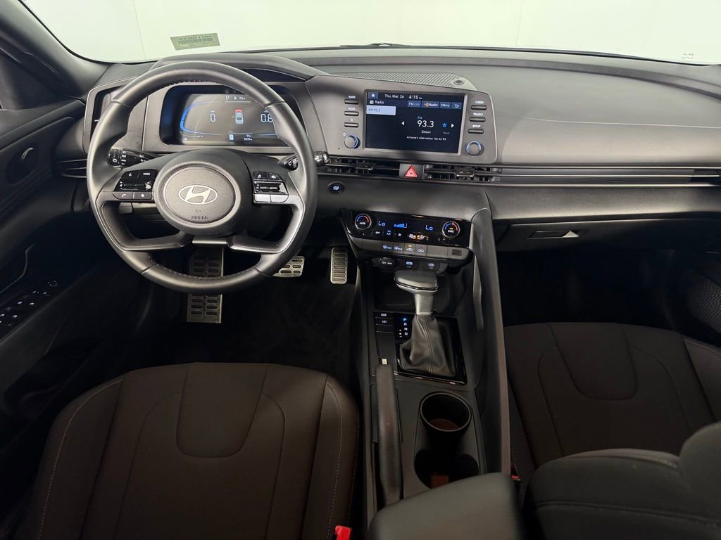 Used 2025 Hyundai Elantra Sport image 14