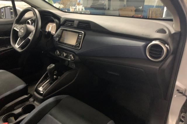 Used 2025 Nissan Versa SV FWD image 17