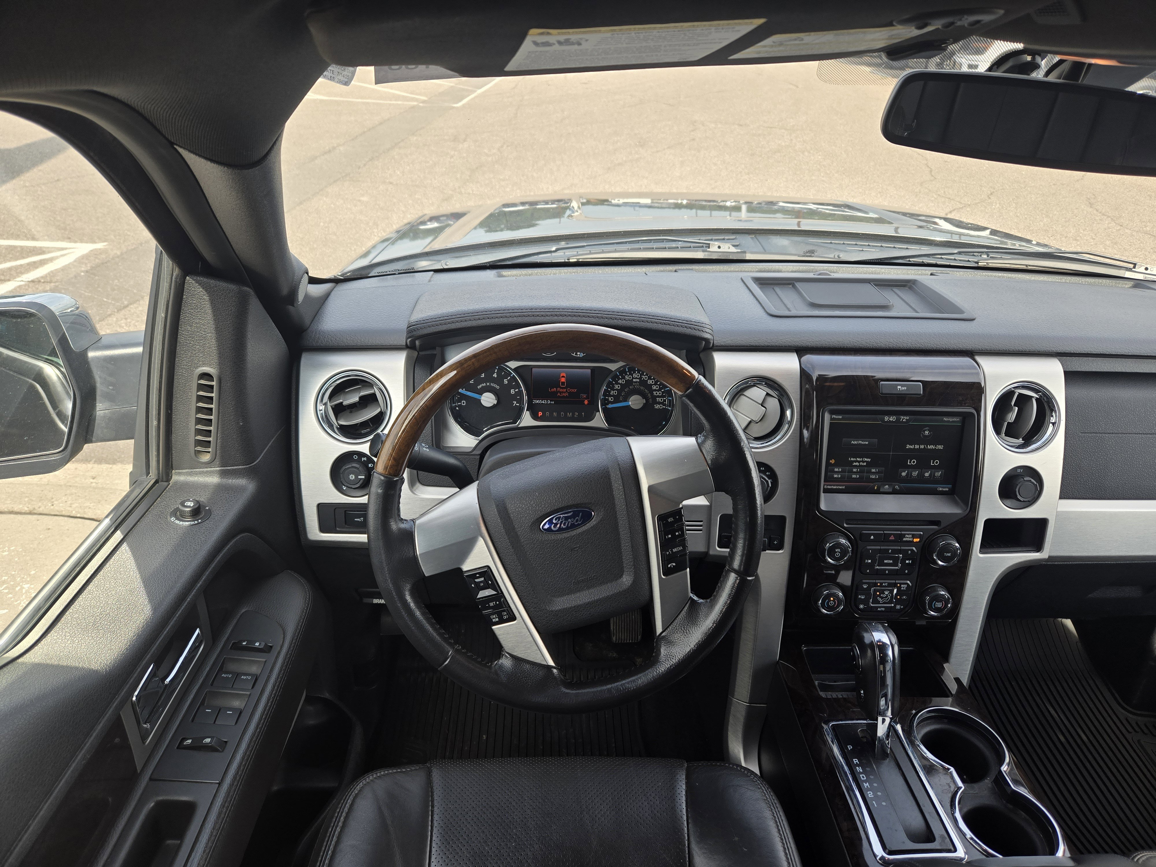 Used 2014 Ford F150 Platinum image 2