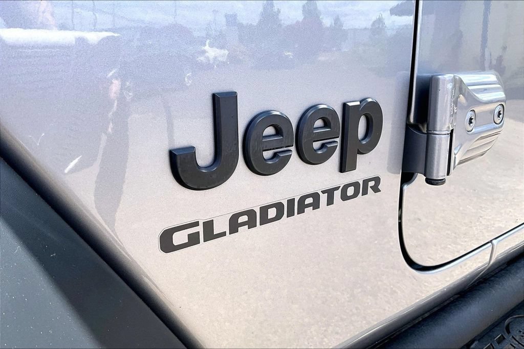 Used 2020 Jeep Gladiator Sport w/ Quick Order Package 24S AWD/4WD image 33