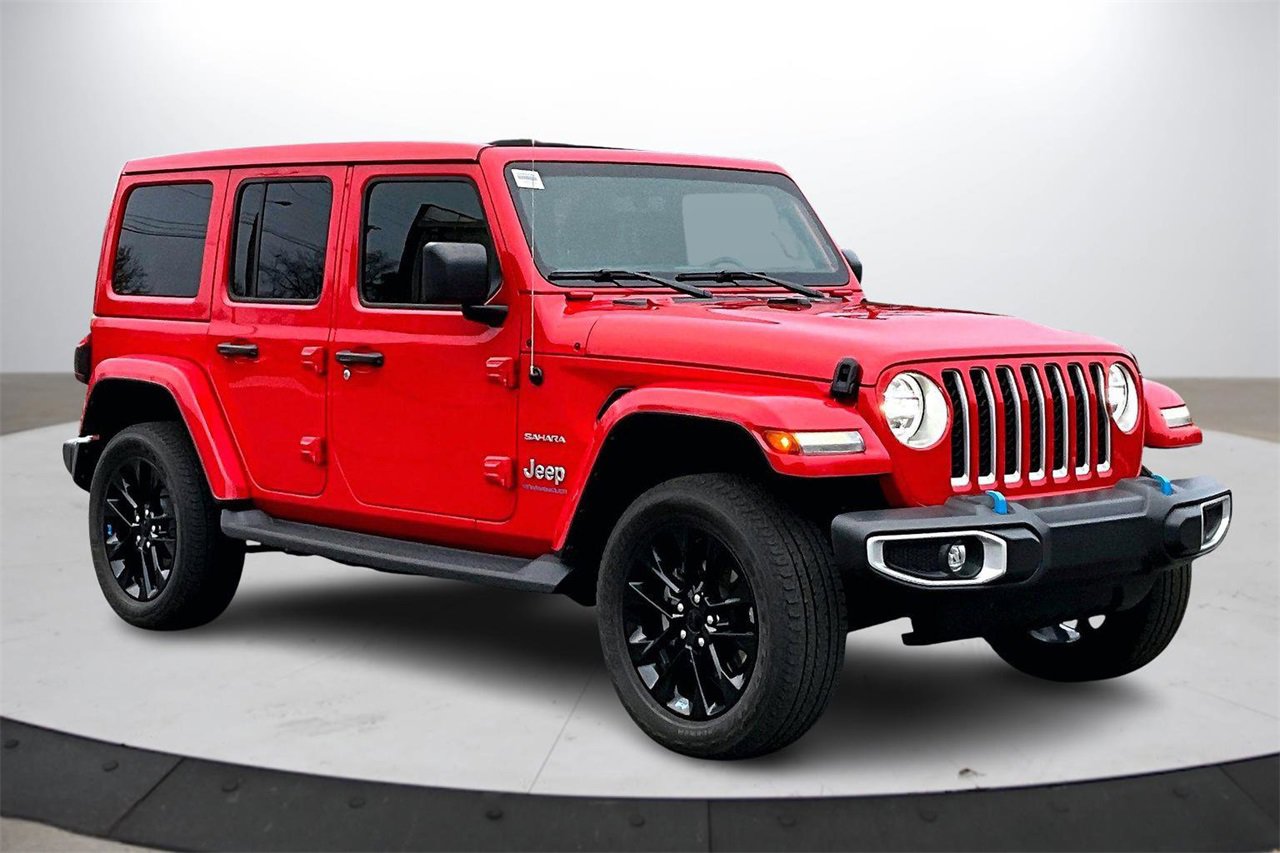 Used 2023 Jeep Wrangler Unlimited Sahara w/ Cold Weather Group image 2