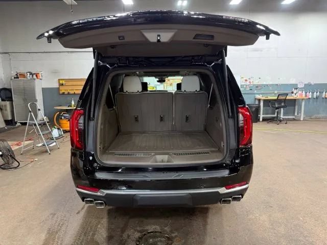 New 2026 GMC Yukon XL Denali w/ Denali Reserve Package AWD/4WD image 25