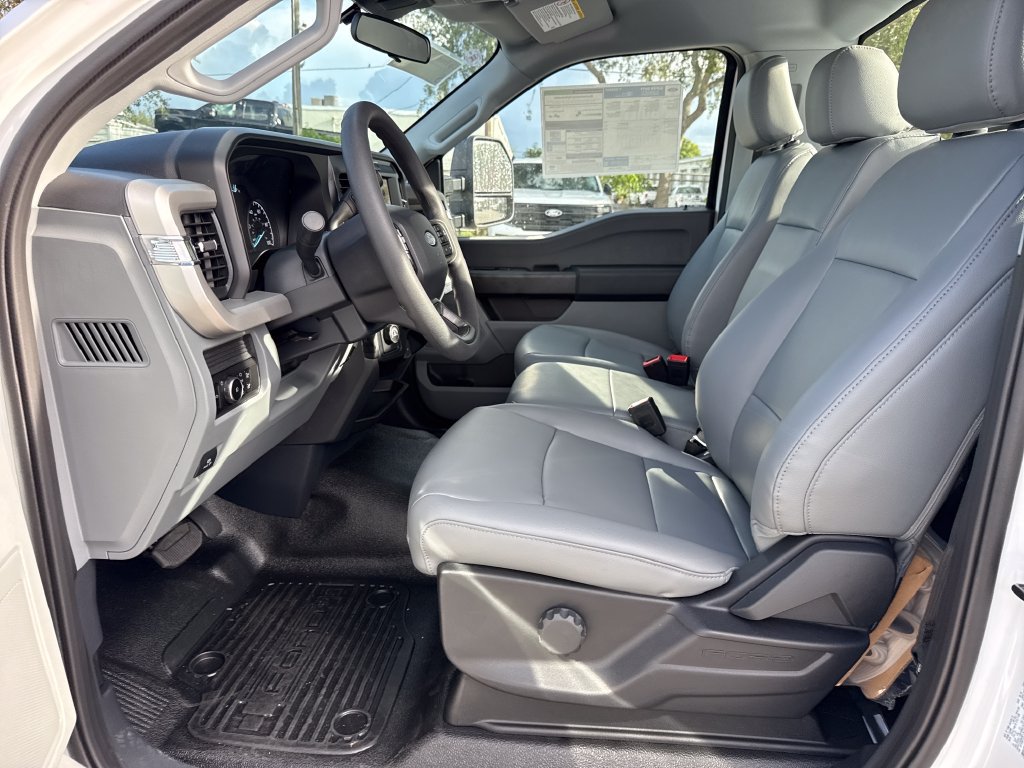 New 2027 Ford F250 XL w/ XL Chrome Package RWD image 18