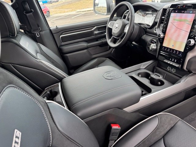 New 2026 RAM 1500 Laramie w/ Sport Appearance Package AWD/4WD image 27