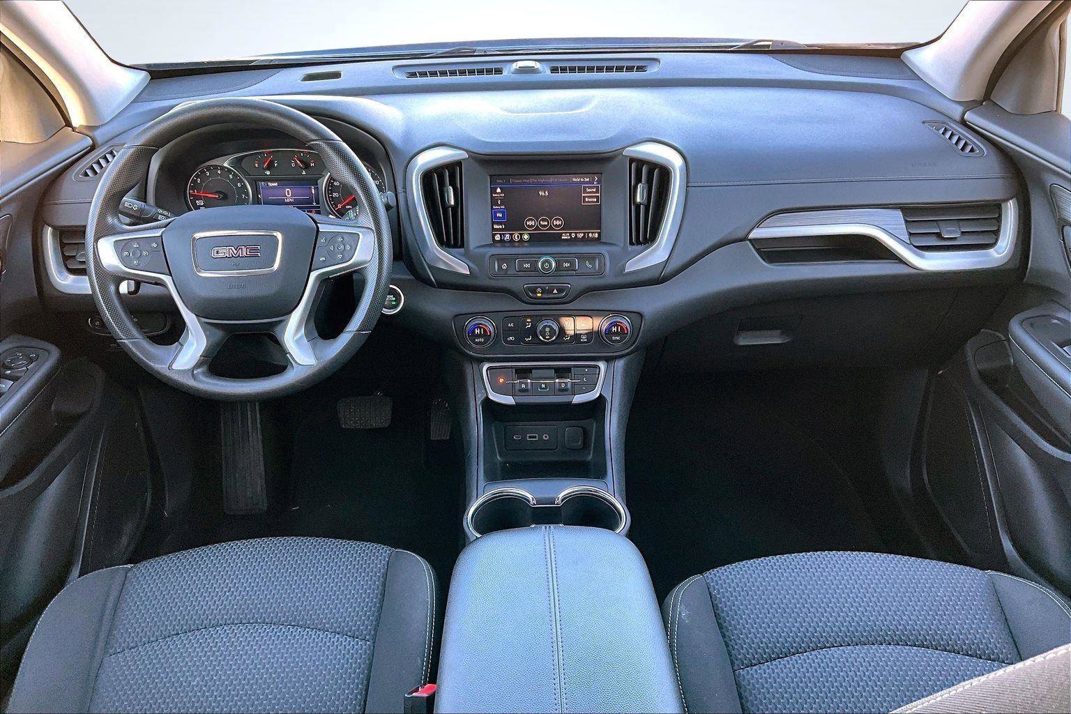 Used 2023 GMC Terrain SLE w/ Driver Convenience Package image 17