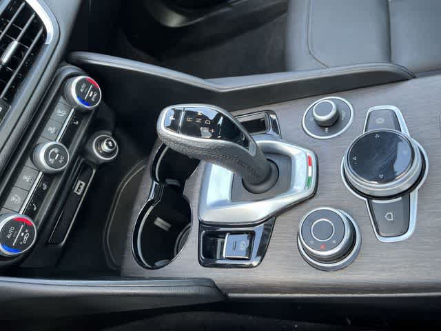 Used 2022 Alfa Romeo Giulia Ti AWD/4WD image 28