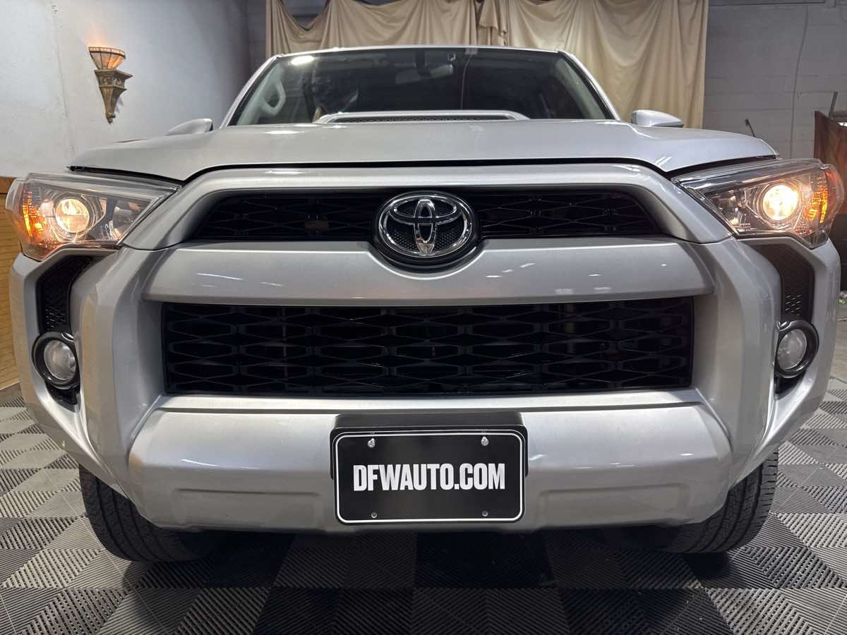 Used 2018 Toyota 4Runner TRD Off-Road AWD/4WD image 3