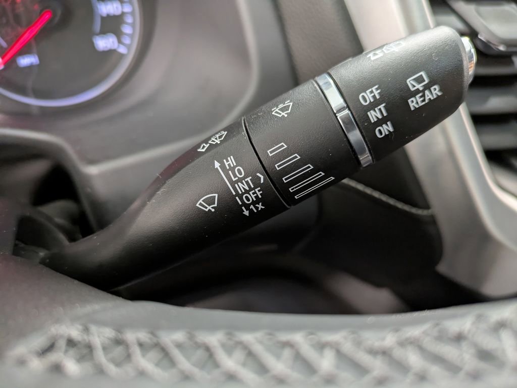 Used 2023 GMC Acadia SLT w/ Elevation Edition image 19