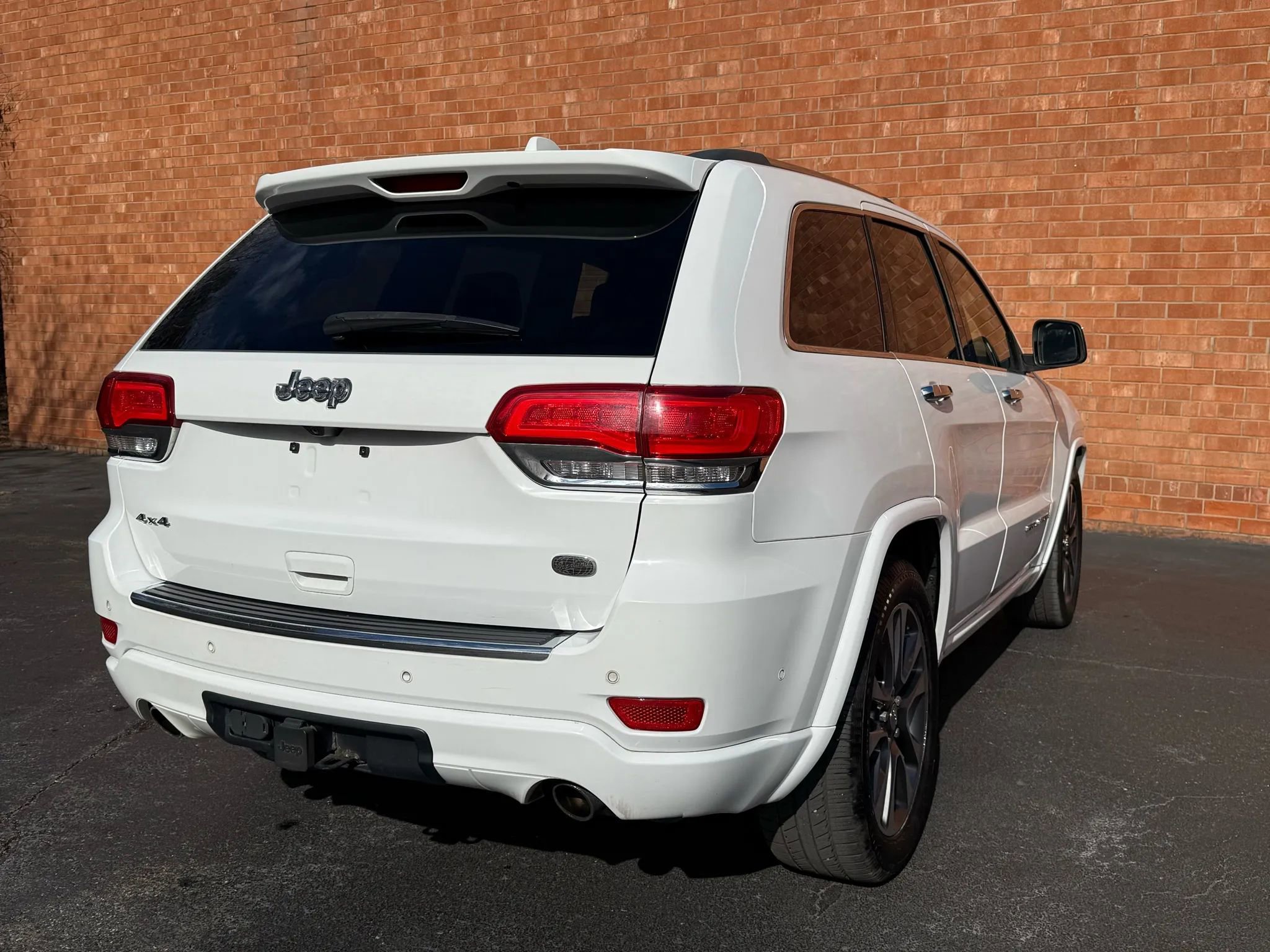 Used 2018 Jeep Grand Cherokee Overland image 9
