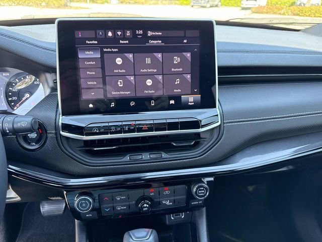 Used 2024 Jeep Compass Latitude w/ Altitude Special Edition image 22