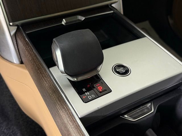 Certified 2025 Land Rover Range Rover SE image 36