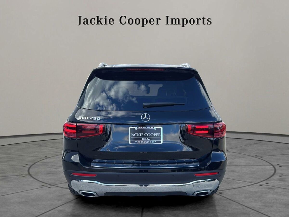 New 2026 Mercedes-Benz GLB 250 image 4