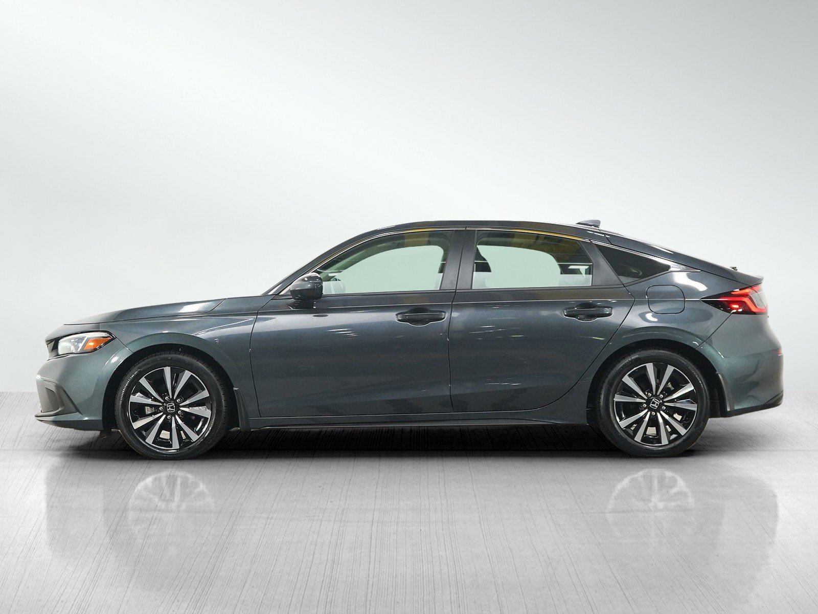 Used 2024 Honda Civic EX-L image 2