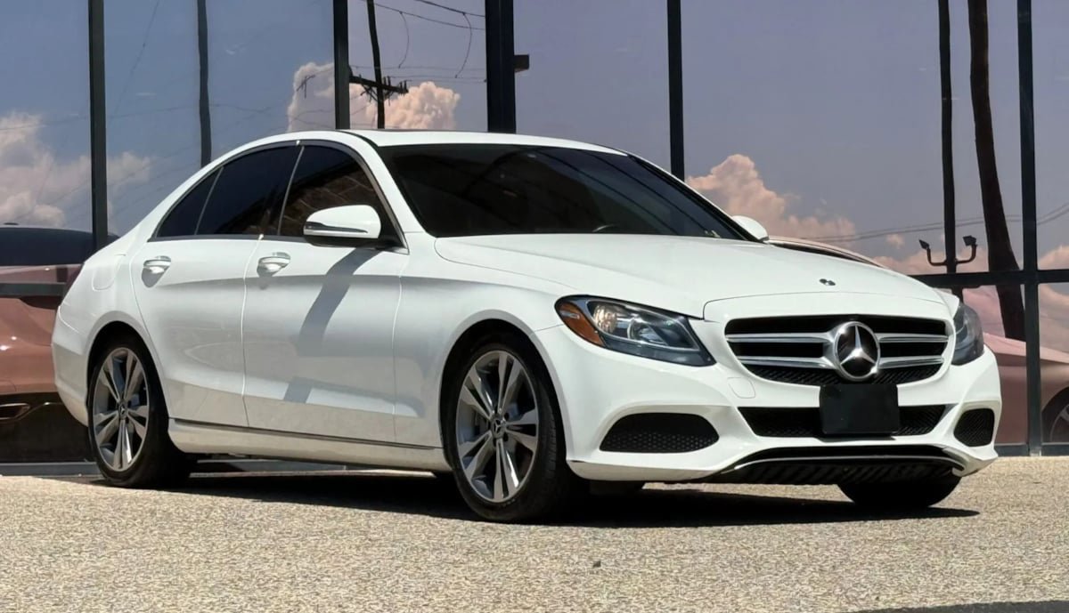 Used 2018 Mercedes-Benz C 300 Sedan w/ Premium Package image 21