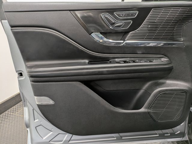 Certified 2022 Lincoln Corsair Reserve w/ Equipment Group 201A image 8