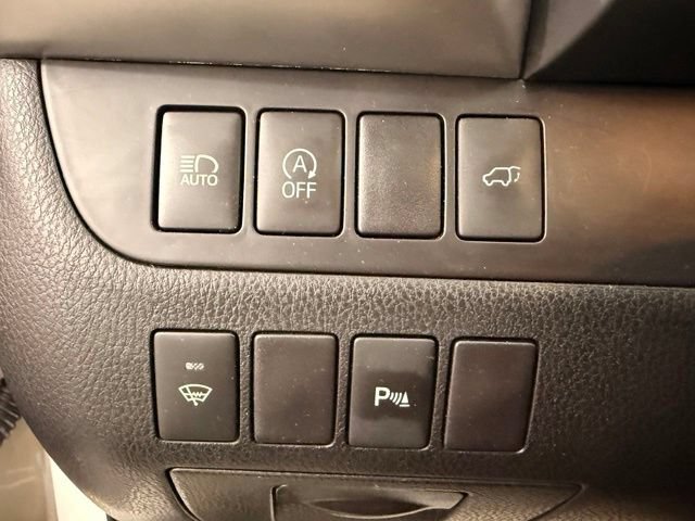 Used 2017 Toyota Highlander AWD V6 image 11