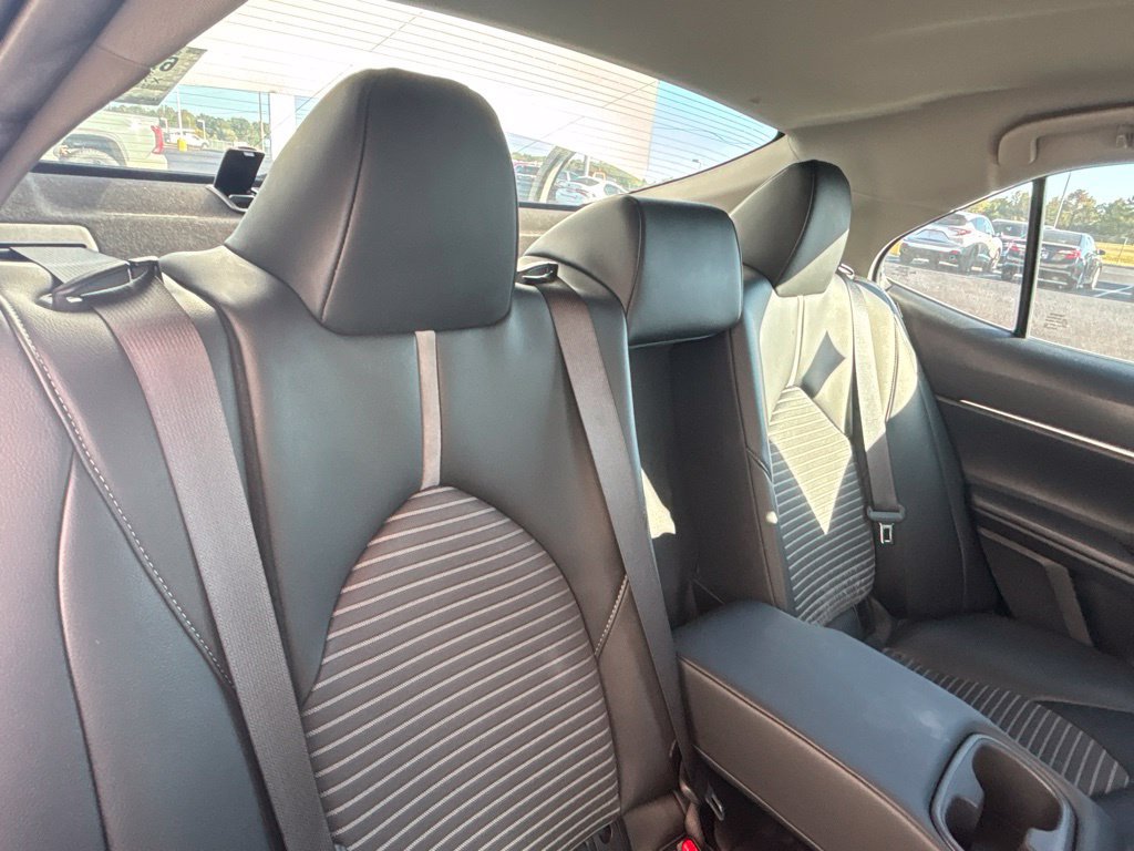 Used 2021 Toyota Camry SE FWD image 27