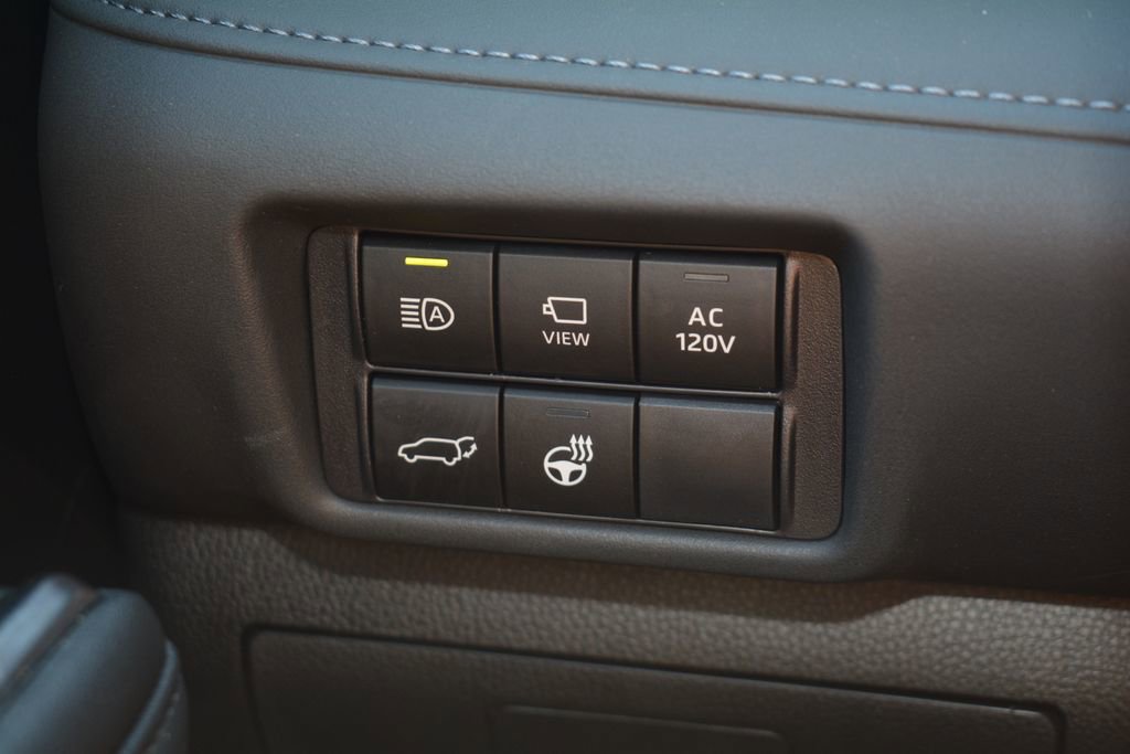 Used 2023 Toyota Highlander Limited AWD/4WD image 19