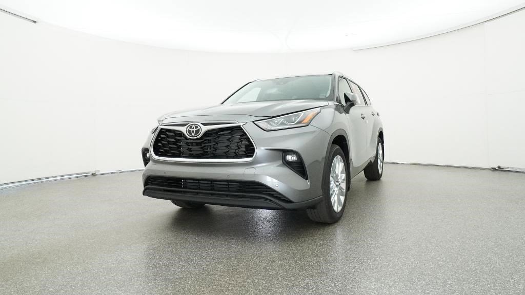 New 2025 Toyota Highlander Limited image 4
