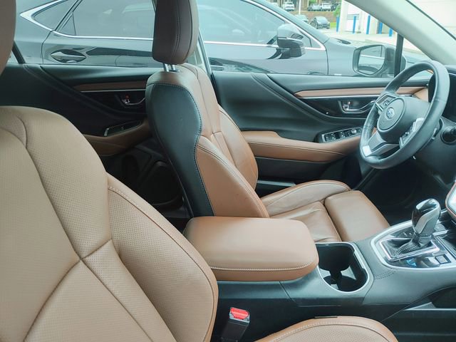 Used 2022 Subaru Outback Touring AWD/4WD image 4
