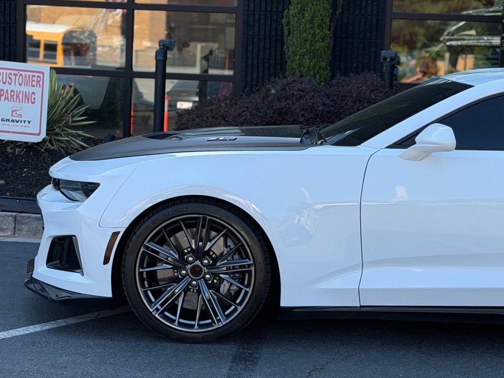 Used 2019 Chevrolet Camaro ZL1 RWD image 10