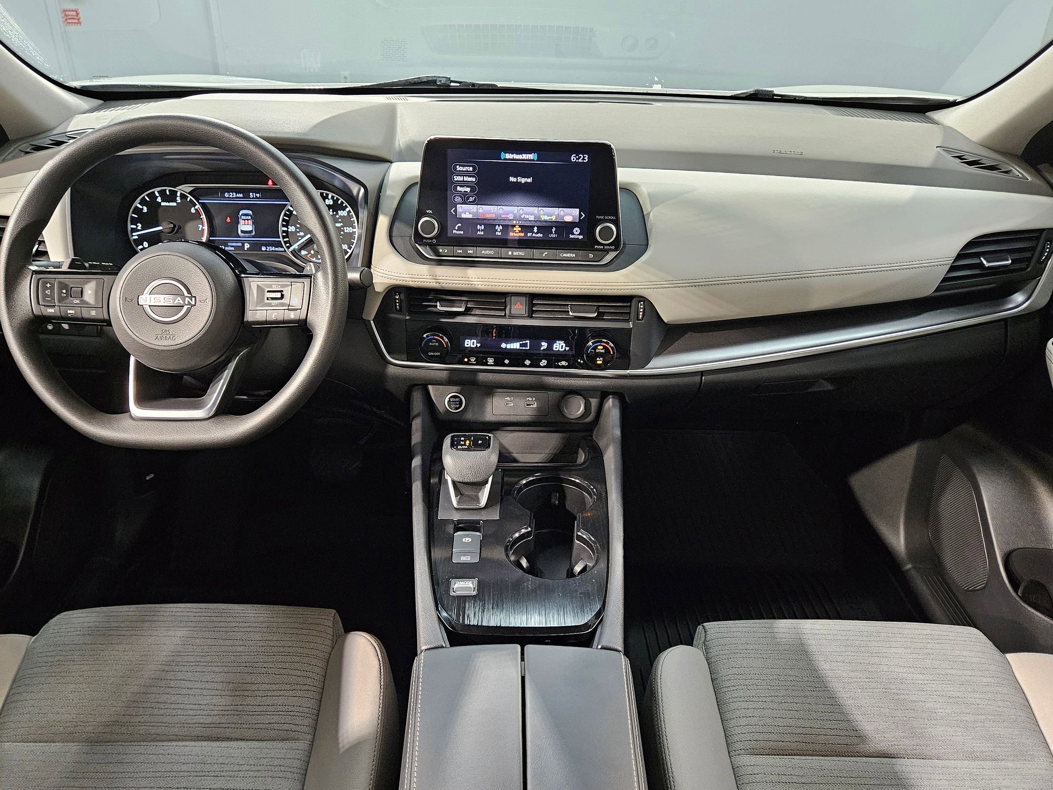 Used 2023 Nissan Rogue SV image 10