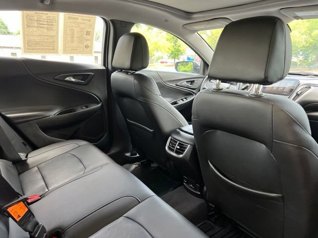 Used 2017 Chevrolet Malibu LT w/ Leather Package FWD image 18