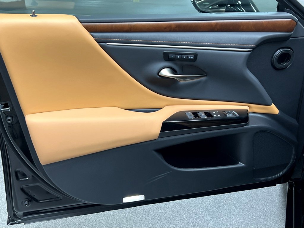 New 2025 Lexus ES 350 w/ Premium Package image 38