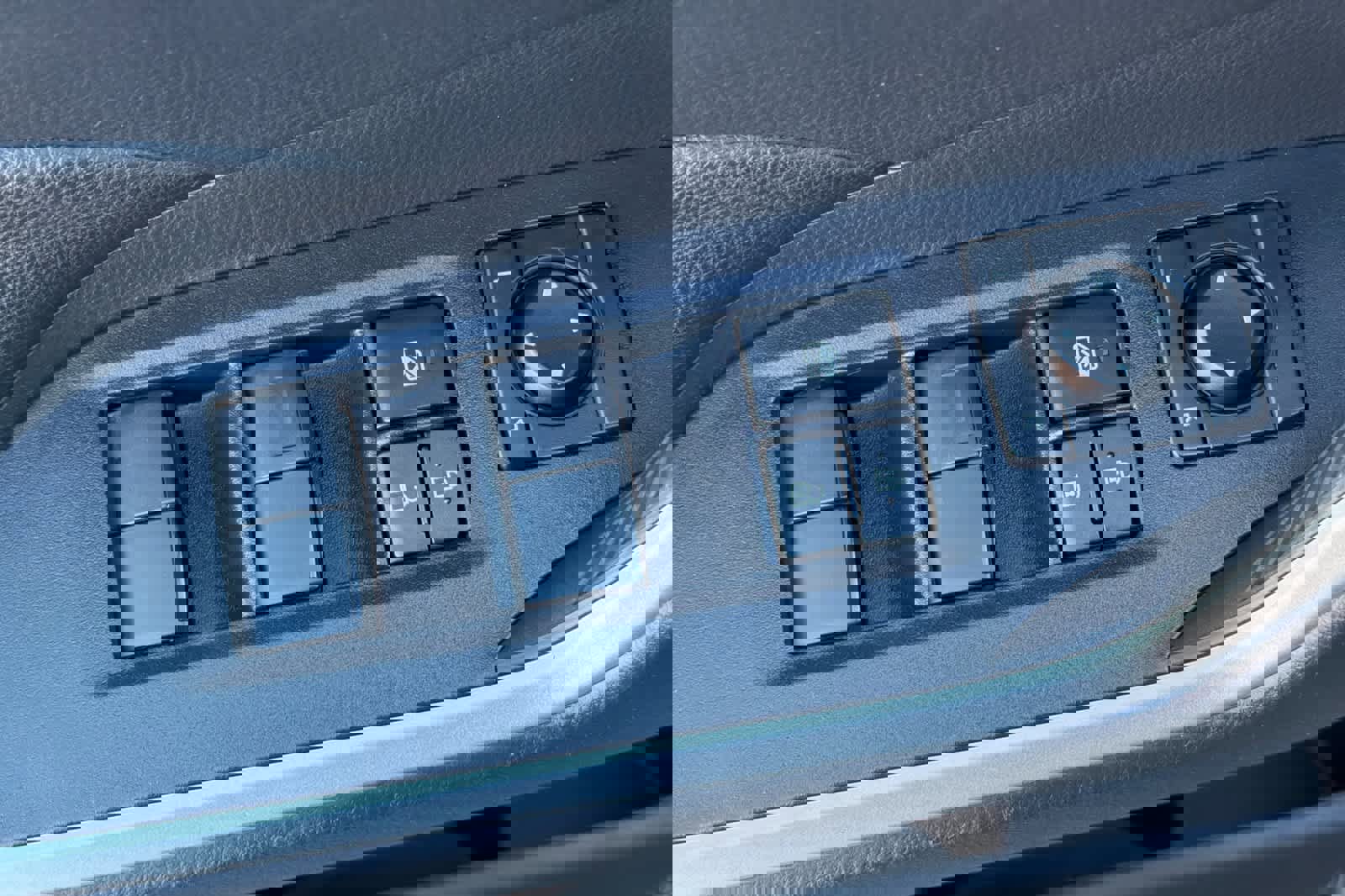 Used 2024 Toyota RAV4 LE image 17