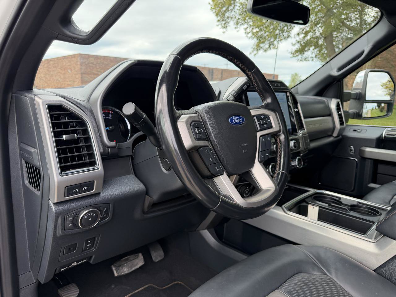 Used 2022 Ford F250 Platinum w/ FX4 Off-Road Package AWD/4WD image 22