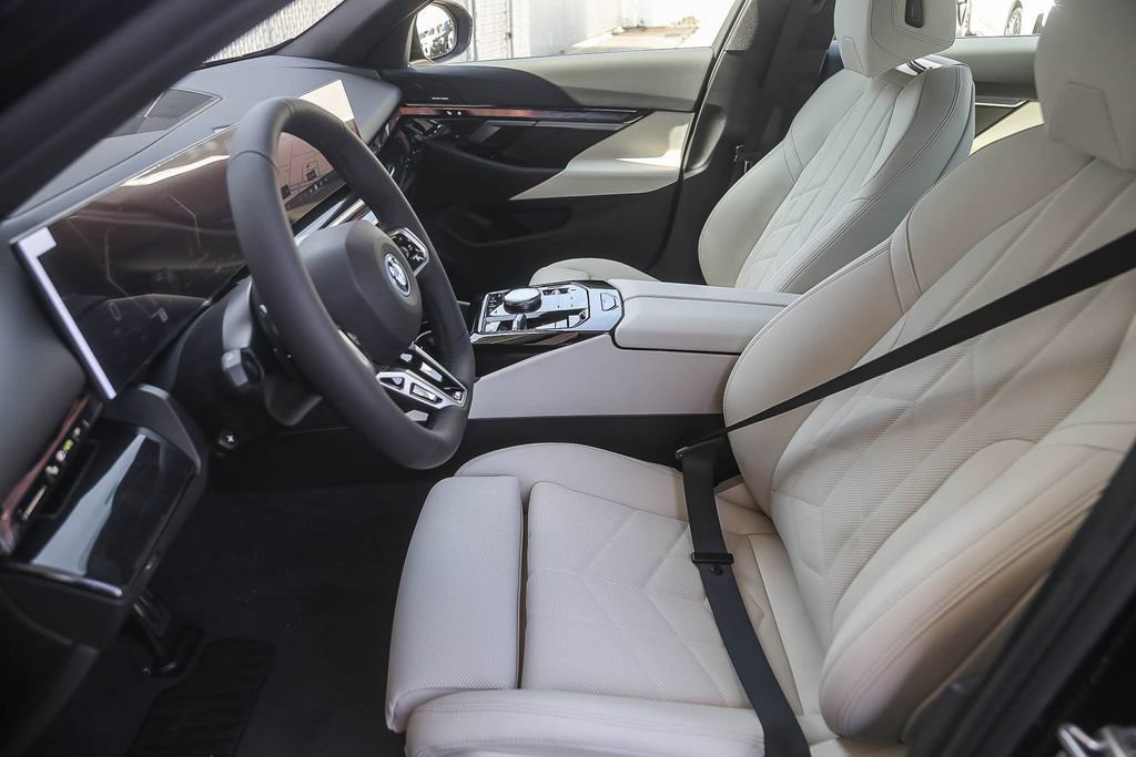 New 2026 BMW i5 eDrive40 w/ M Sport Package RWD image 14