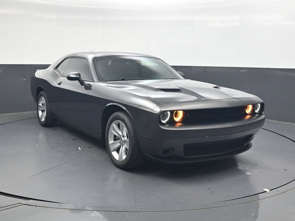 Used 2023 Dodge Challenger SXT RWD image 2
