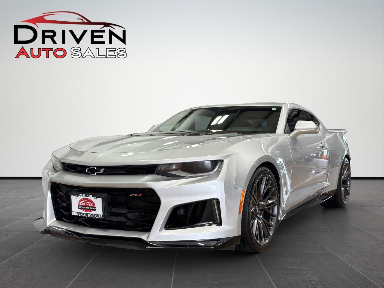 Used 2018 Chevrolet Camaro ZL1 RWD image 4