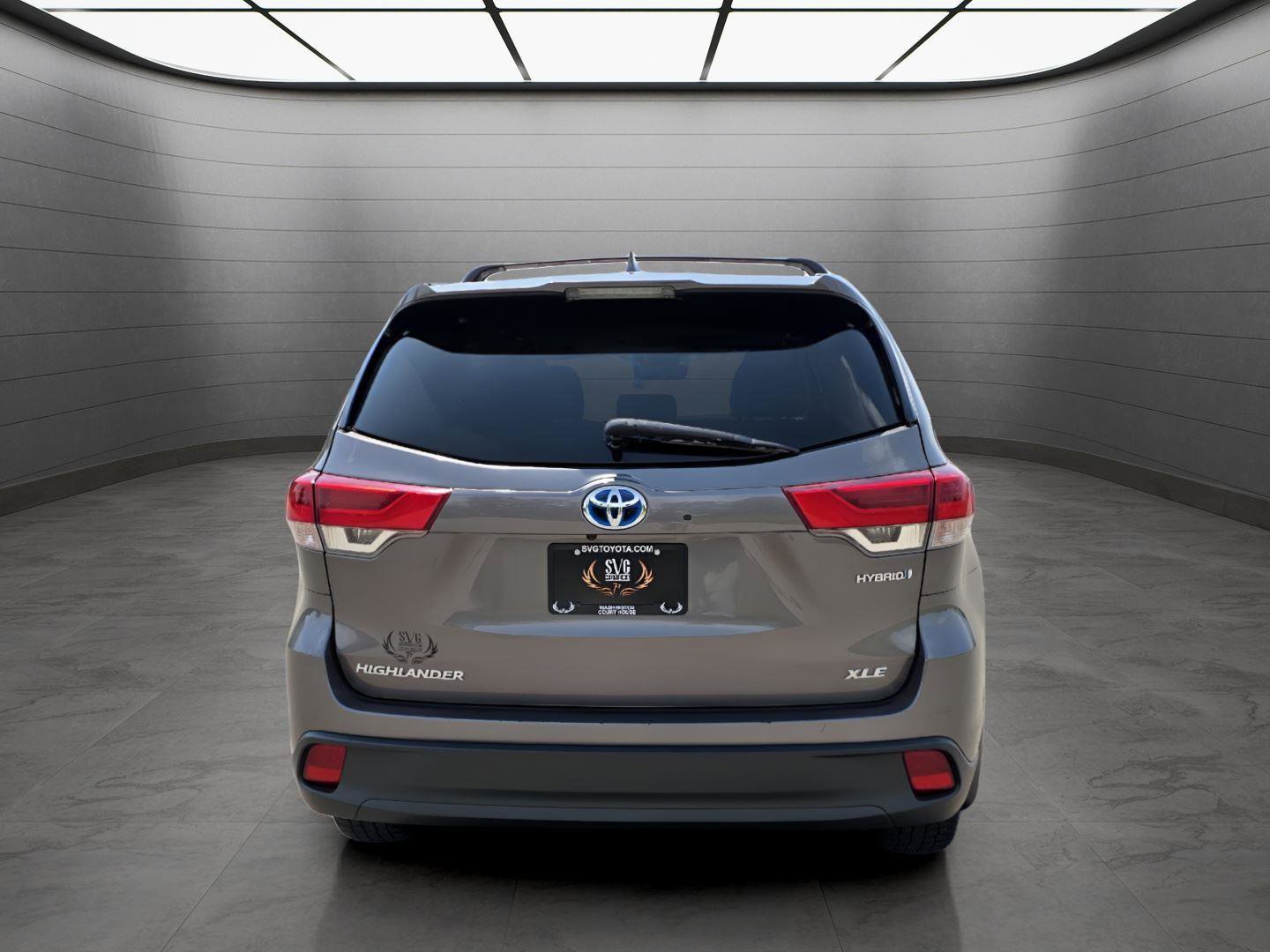 Used 2019 Toyota Highlander XLE image 3