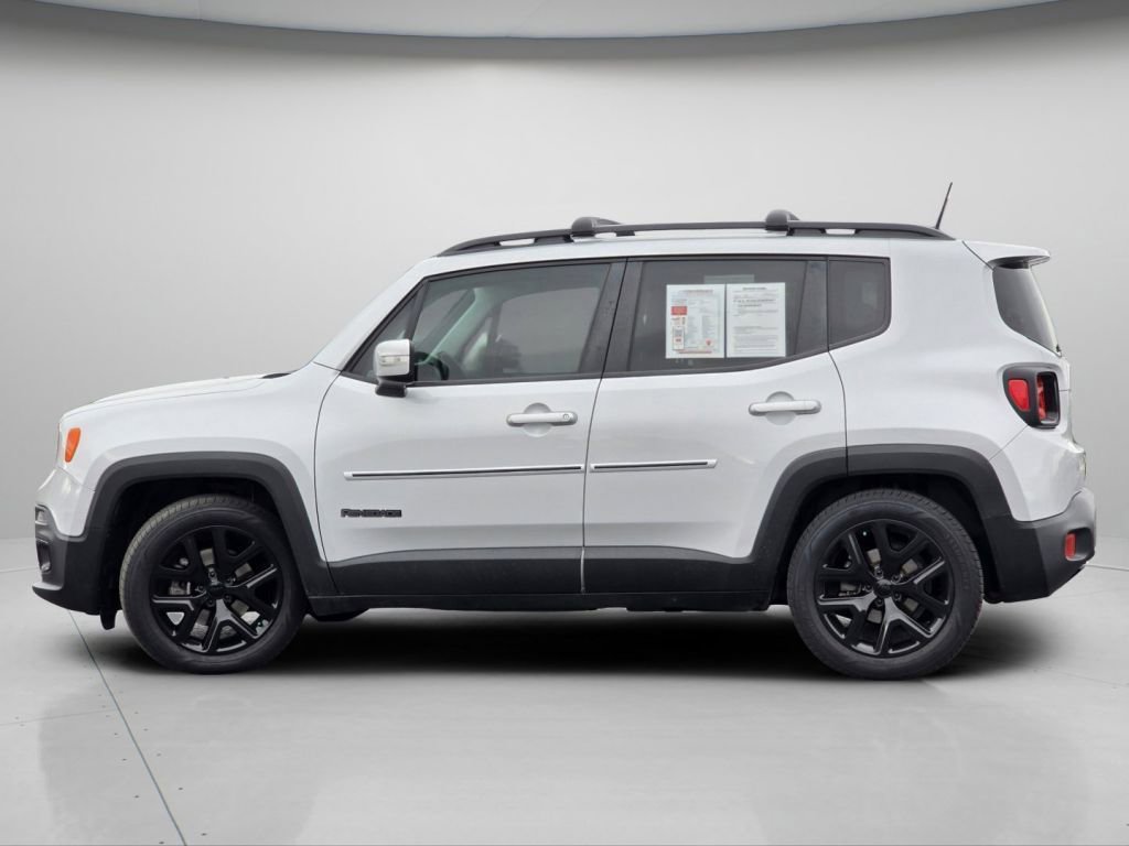 Used 2018 Jeep Renegade Altitude FWD image 17