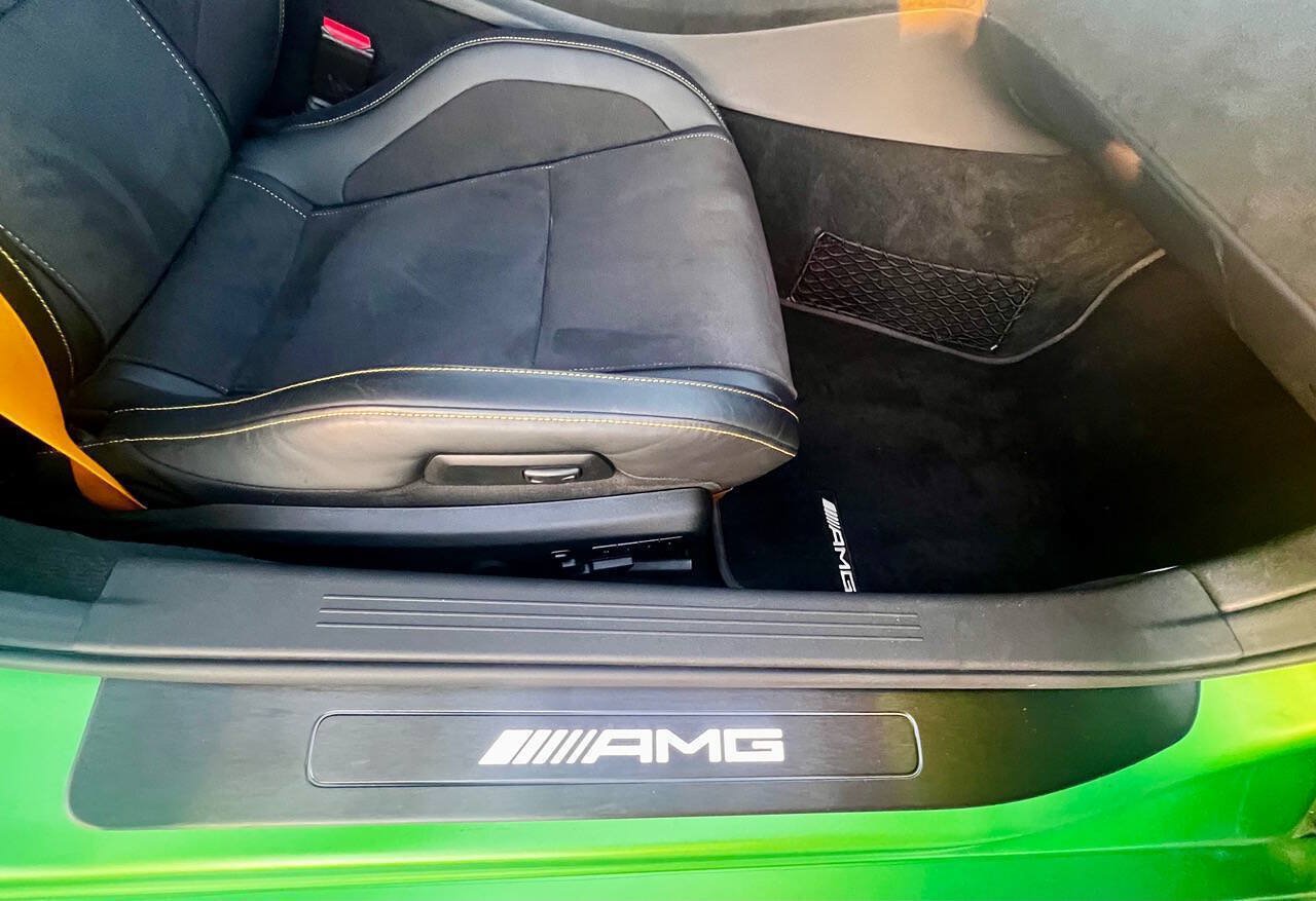 Used 2020 Mercedes-Benz AMG GT R image 23