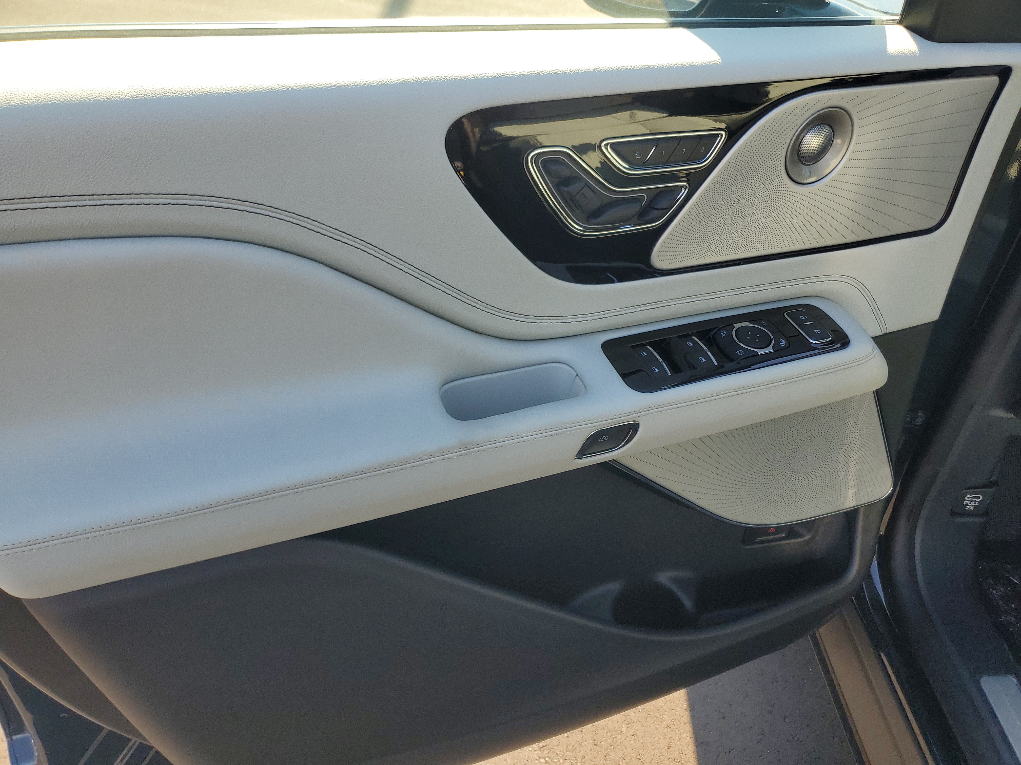 New 2027 Lincoln Aviator Black Label AWD/4WD image 8