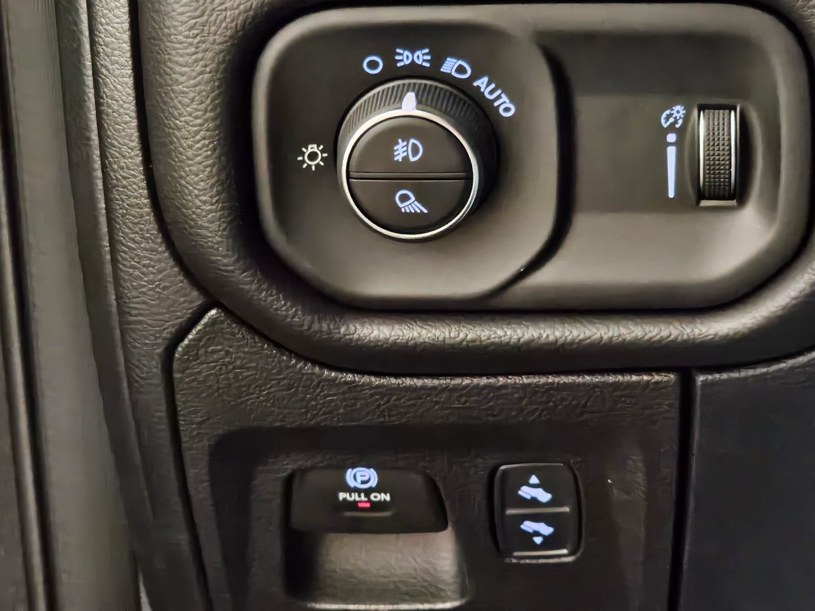 New 2026 RAM 1500 Big Horn AWD/4WD image 24