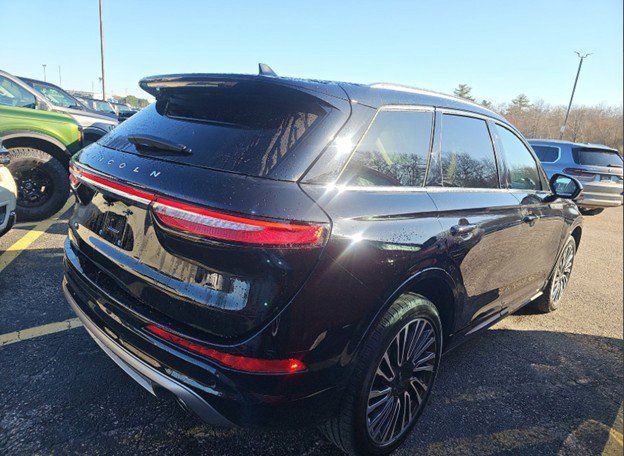 Used 2022 Lincoln Corsair AWD w/ Premium Package image 11