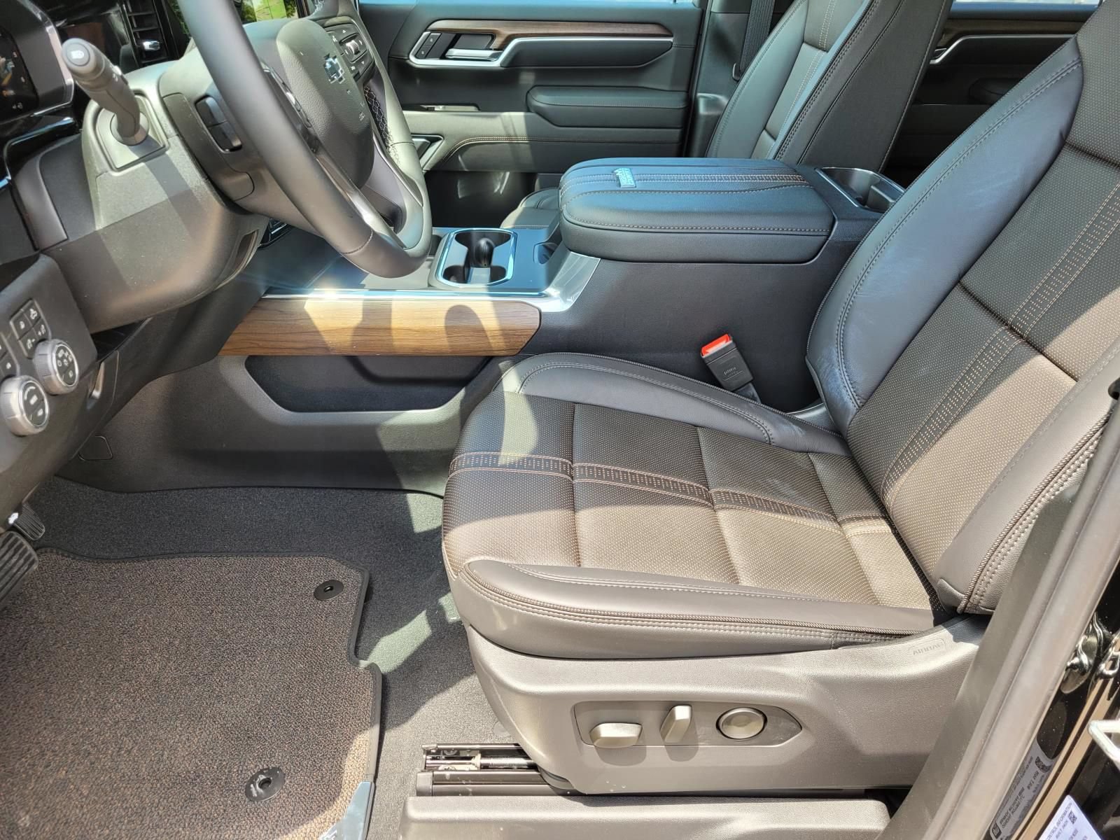 New 2026 Chevrolet Silverado 2500 High Country w/ High Country Premium Package AWD/4WD image 15