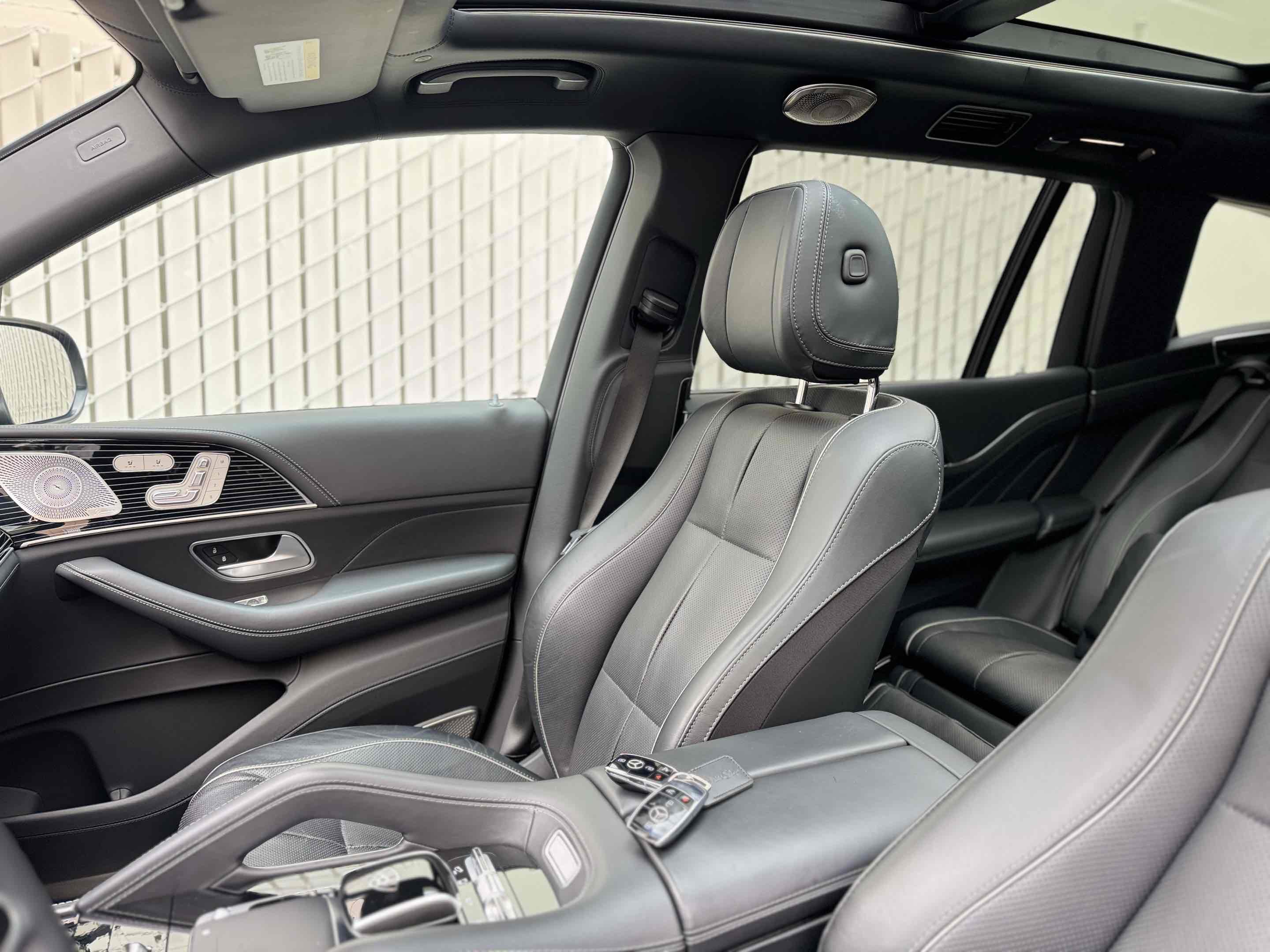 Used 2023 Mercedes-Benz Maybach GLS 600 4MATIC image 39